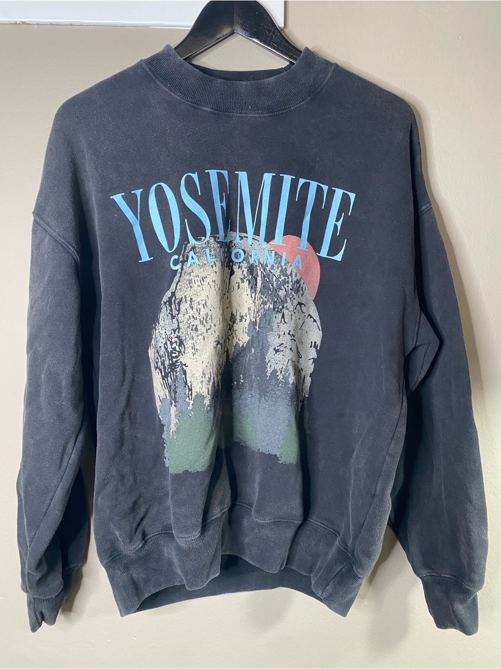 Abercrombie and Fitch Oversized Yosemite Crewneck Sweatshirt